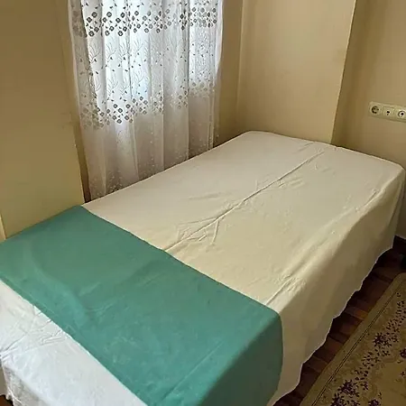 Hotel Can Can Apart Otel 3*